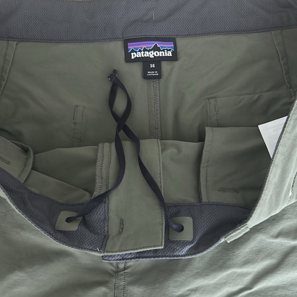 Patagonia Men's Quandary Shorts comfortable hiking / Casual Green size 38 - Picture 2 of 7